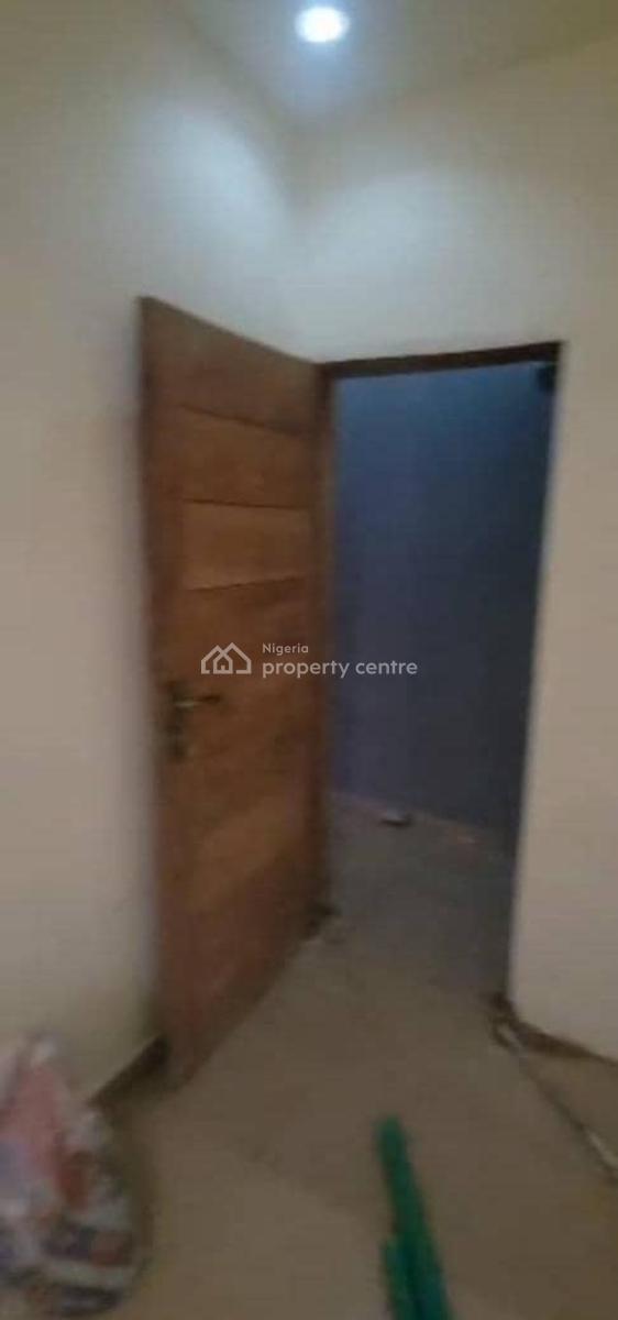 Mini Flat Available, Close to Maryland Cantonment, Onigbongbo, Maryland, Lagos, Mini Flat (room and Parlour) for Rent