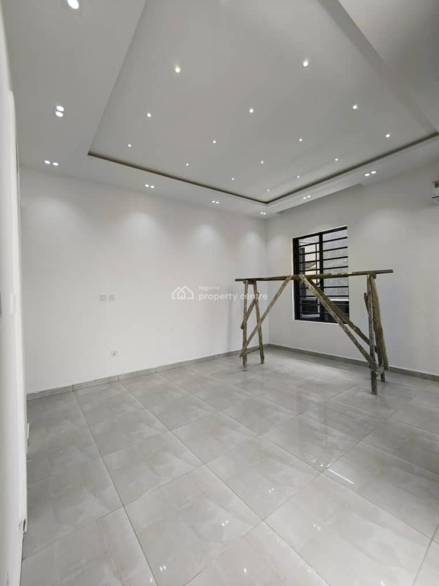 Luxury Beautifully Built 3 Bedroom Apartment Plus Bq, Off Admiralty Way, Lekki Phase 1, Lekki, Lagos, Flat / Apartment for Rent