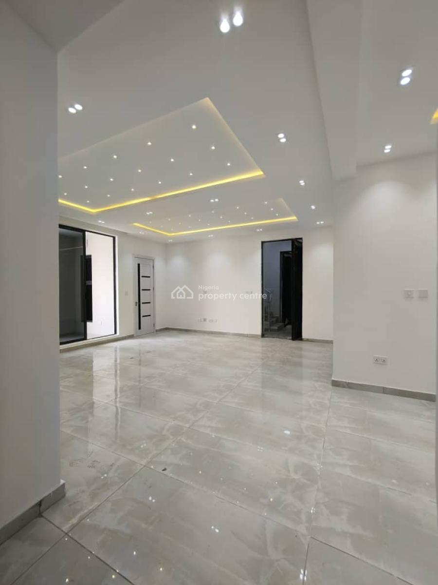 Luxury Beautifully Built 3 Bedroom Apartment Plus Bq, Off Admiralty Way, Lekki Phase 1, Lekki, Lagos, Flat / Apartment for Rent