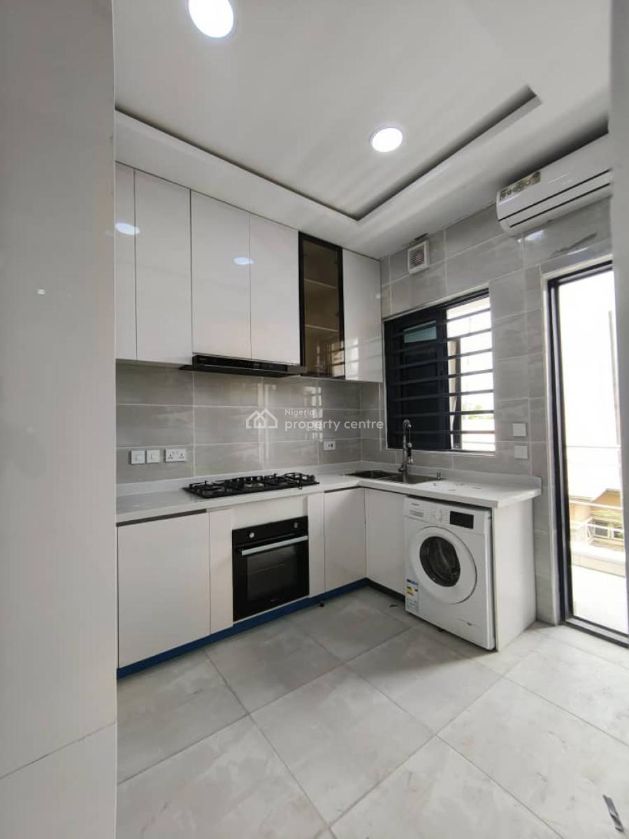 Luxury Beautifully Built 3 Bedroom Apartment Plus Bq, Off Admiralty Way, Lekki Phase 1, Lekki, Lagos, Flat / Apartment for Rent