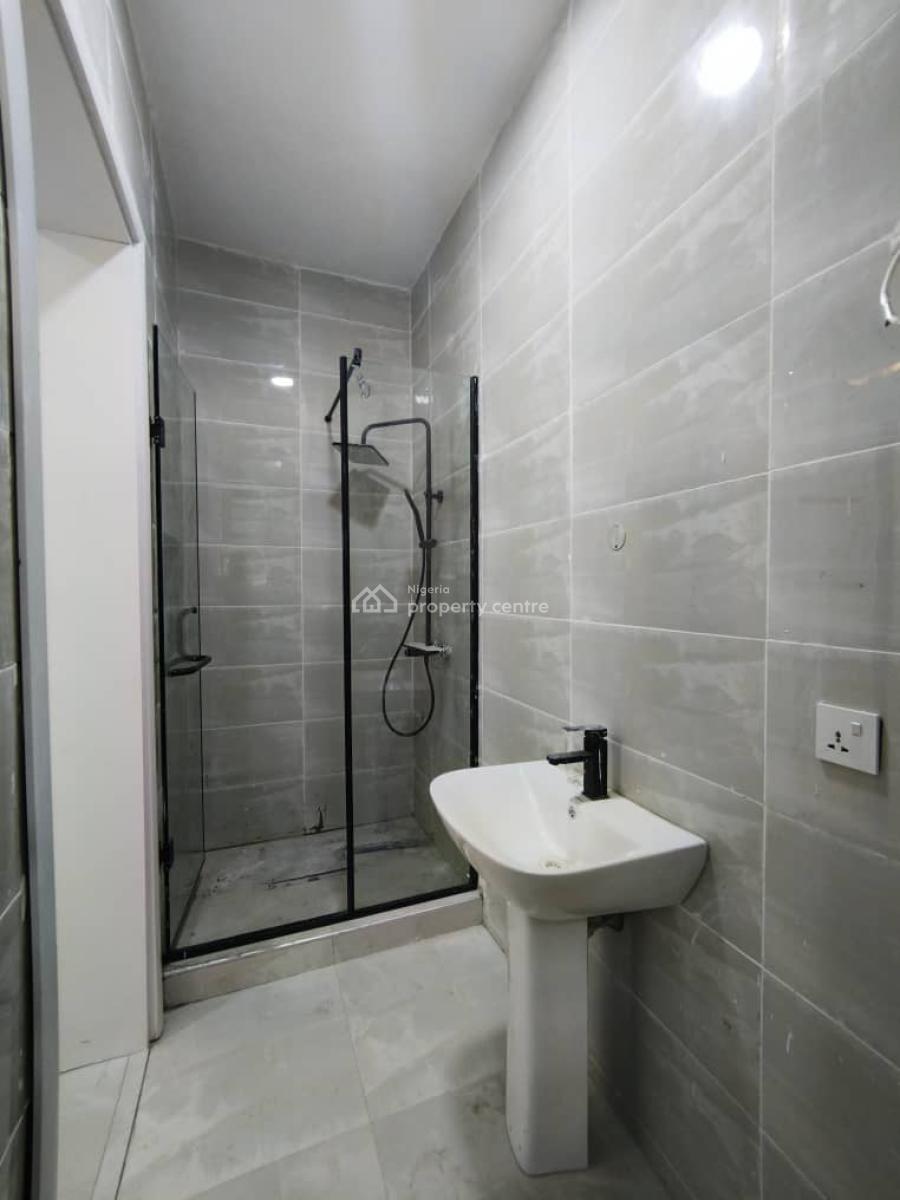 Luxury Beautifully Built 3 Bedroom Apartment Plus Bq, Off Admiralty Way, Lekki Phase 1, Lekki, Lagos, Flat / Apartment for Rent