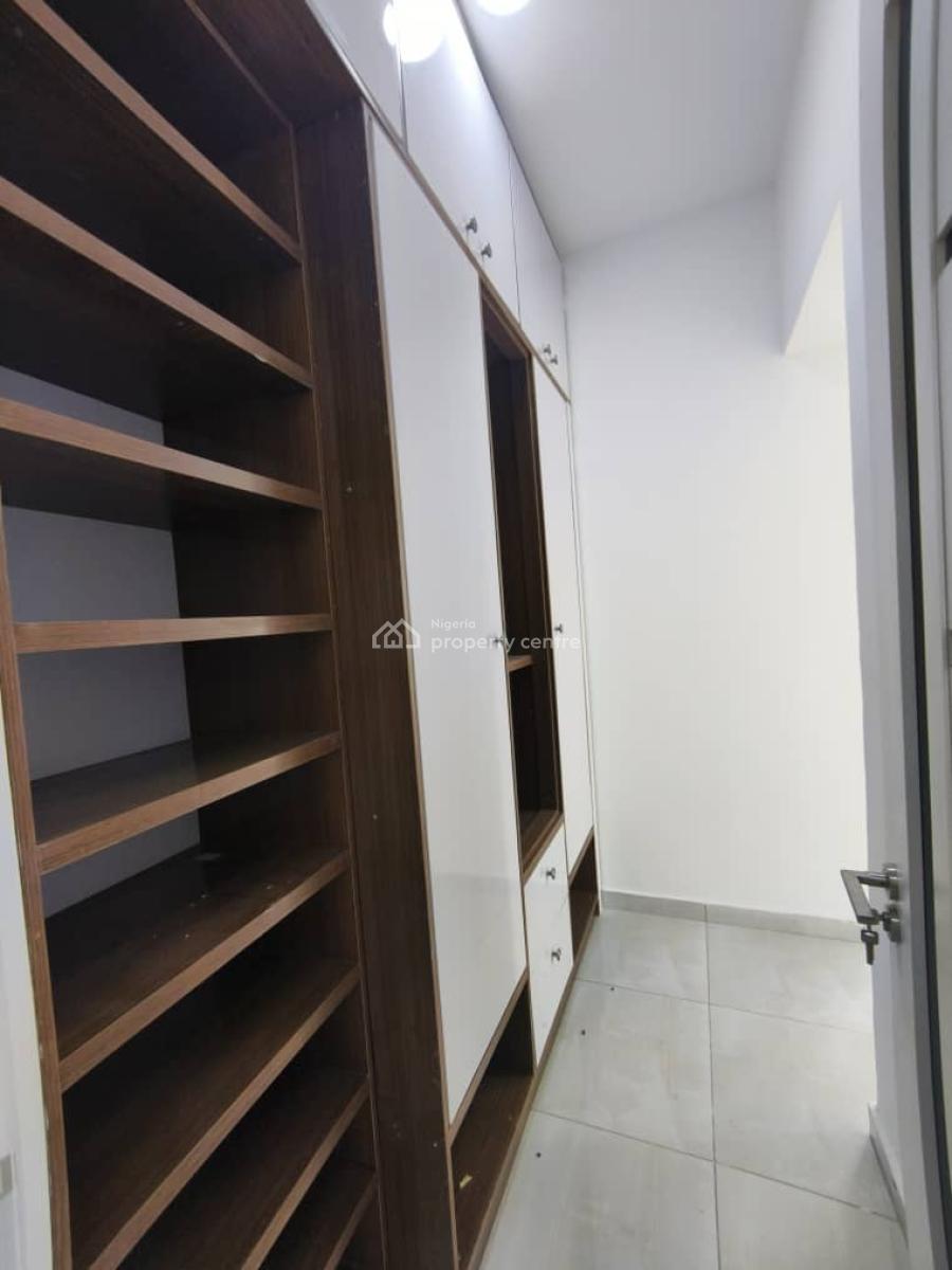 Luxury Beautifully Built 3 Bedroom Apartment Plus Bq, Off Admiralty Way, Lekki Phase 1, Lekki, Lagos, Flat / Apartment for Rent