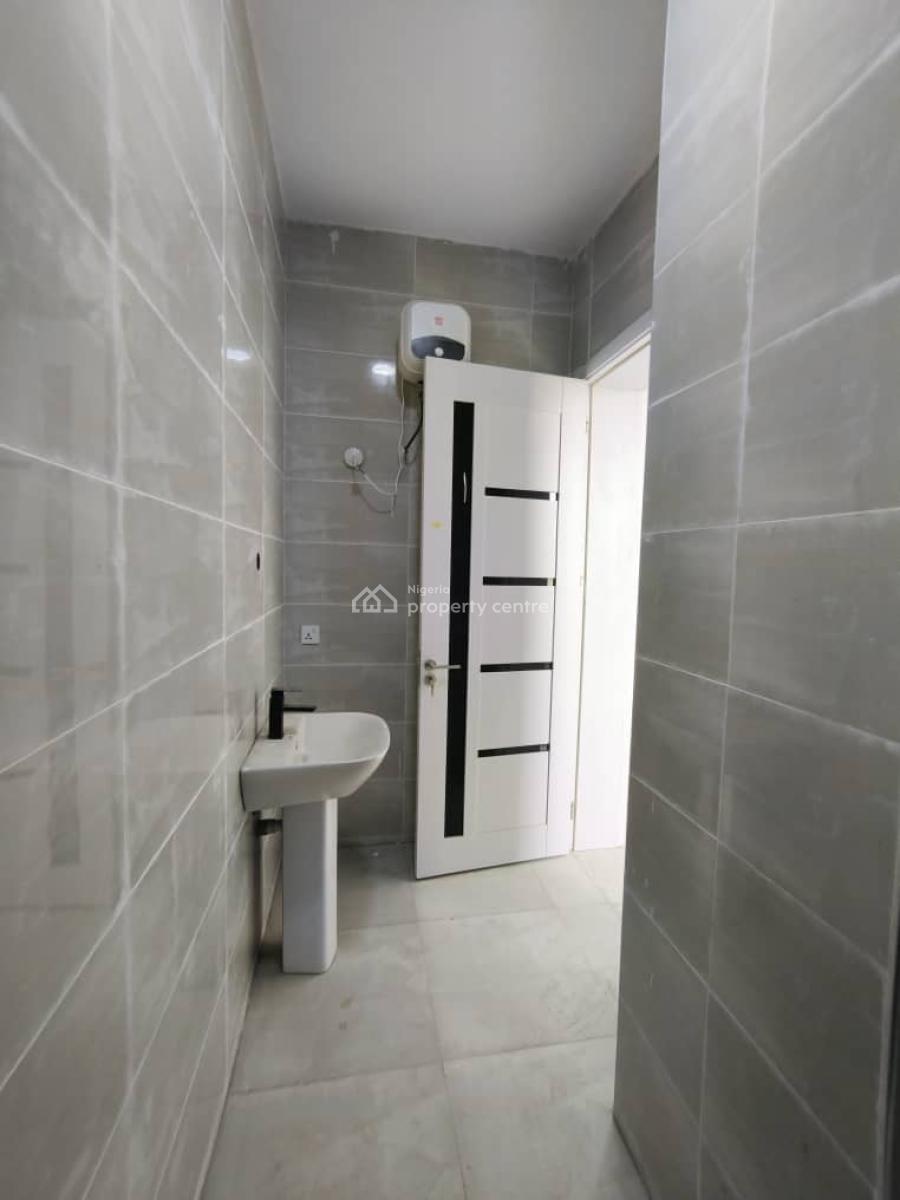 Luxury Beautifully Built 3 Bedroom Apartment Plus Bq, Off Admiralty Way, Lekki Phase 1, Lekki, Lagos, Flat / Apartment for Rent