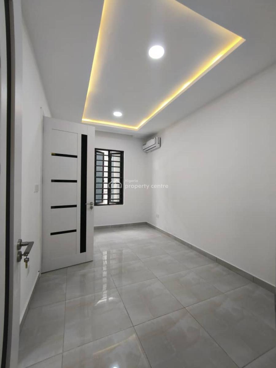 Luxury Beautifully Built 3 Bedroom Apartment Plus Bq, Off Admiralty Way, Lekki Phase 1, Lekki, Lagos, Flat / Apartment for Rent