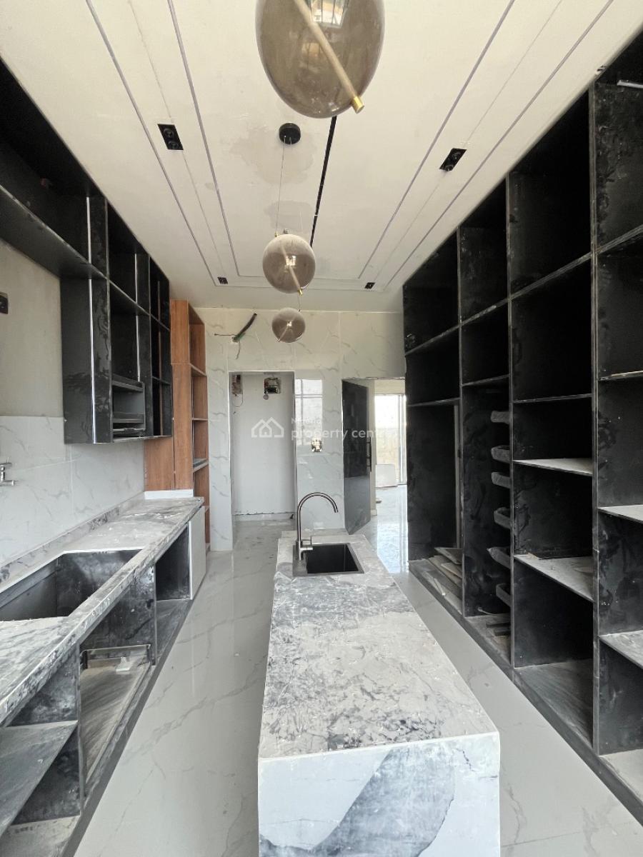 5bedroom Terrace with Bq, Lekki Phase 1, Lekki, Lagos, Terraced Duplex for Sale