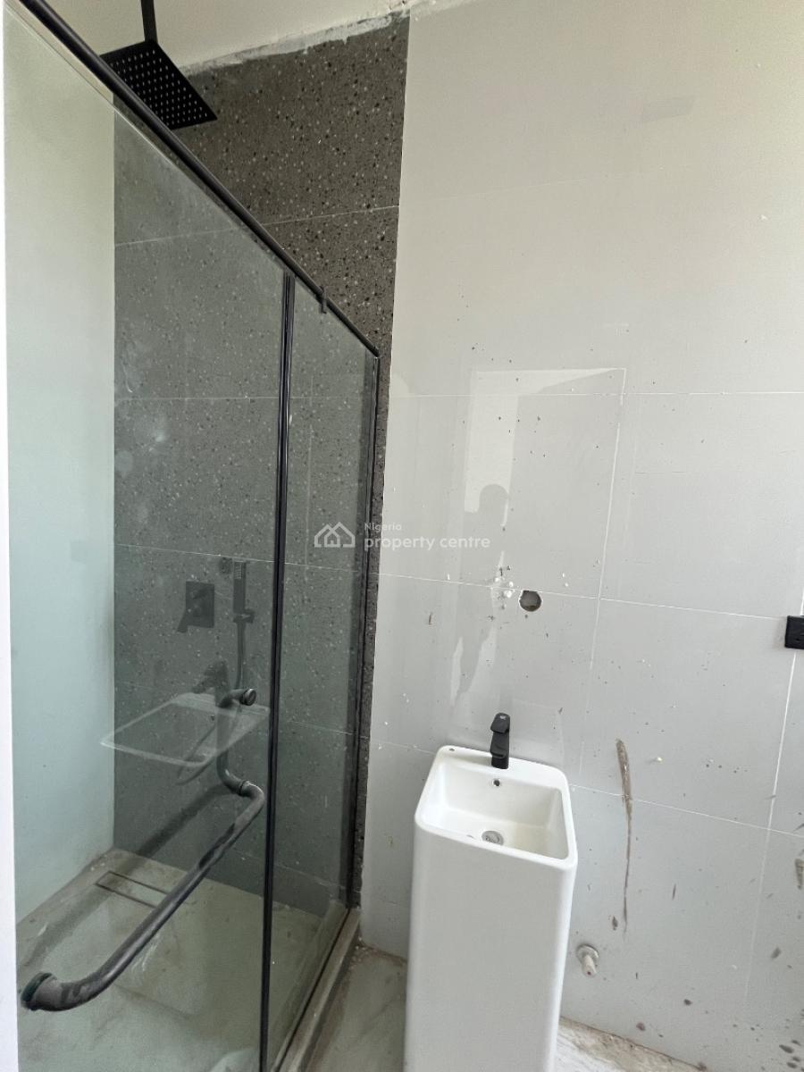 5bedroom Terrace with Bq, Lekki Phase 1, Lekki, Lagos, Terraced Duplex for Sale