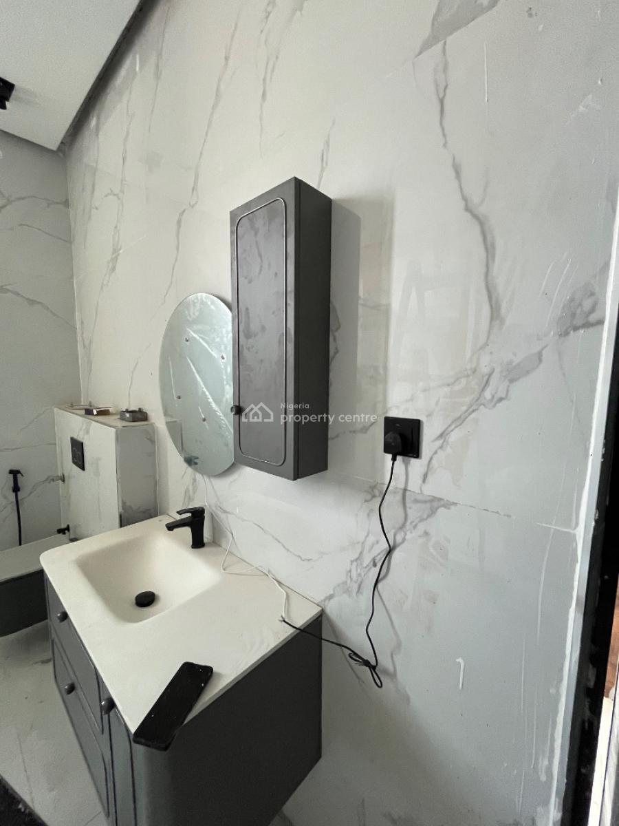 5bedroom Terrace with Bq, Lekki Phase 1, Lekki, Lagos, Terraced Duplex for Sale