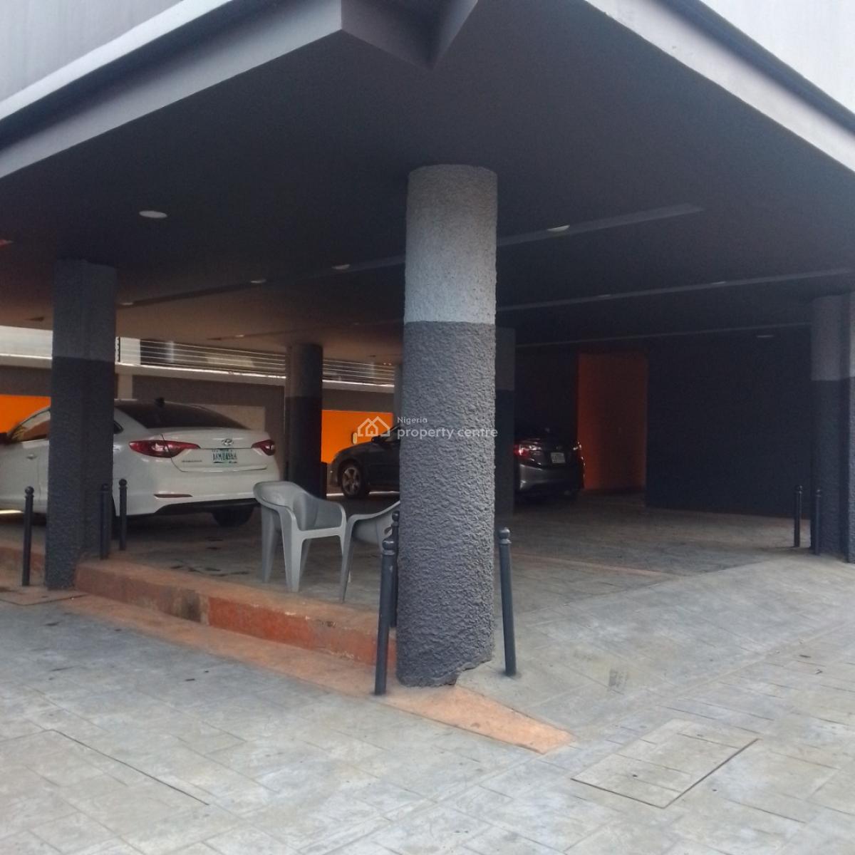 Relatively New and Spacious 3 Bedroom Flat, Anthony Maryland, Anthony, Maryland, Lagos, Flat / Apartment for Rent