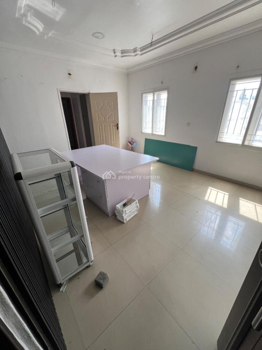 Outstanding Commercial Space on a Major Commercial Road in Lekki 1, Lekki Phase 1, Lekki, Lagos, Commercial Property for Rent