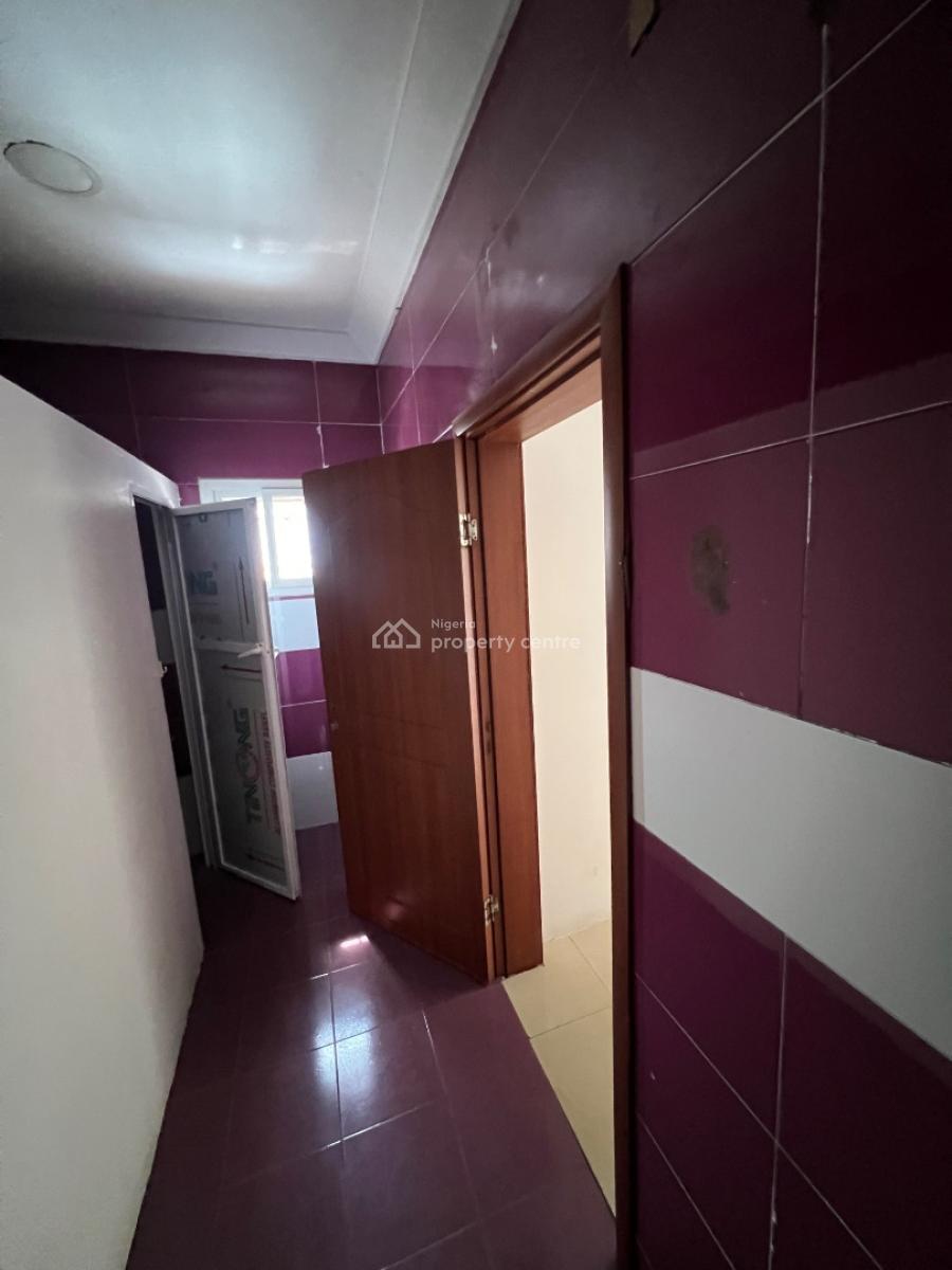 Outstanding Commercial Space on a Major Commercial Road in Lekki 1, Lekki Phase 1, Lekki, Lagos, Commercial Property for Rent