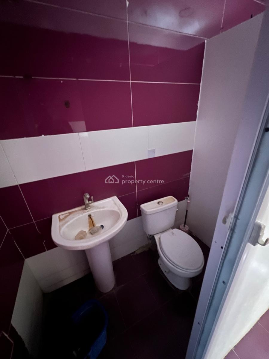 Outstanding Commercial Space on a Major Commercial Road in Lekki 1, Lekki Phase 1, Lekki, Lagos, Commercial Property for Rent