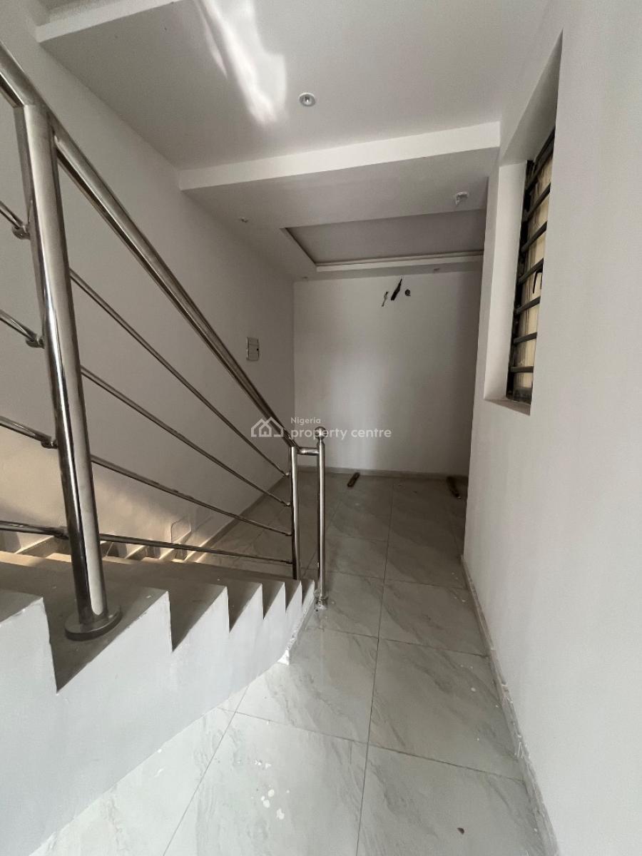 5bedroom Duplex with Bq, Ologolo, Lekki, Lagos, Terraced Duplex for Sale