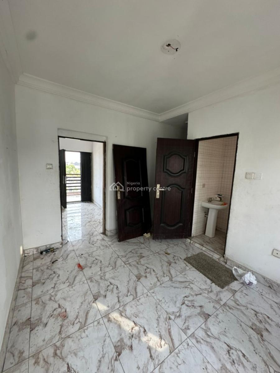 Very Spacious Mini Flat in a Serene Environment (upstairs), All Saints Estate, Ogombo, Ajah, Lagos, Mini Flat (room and Parlour) for Rent