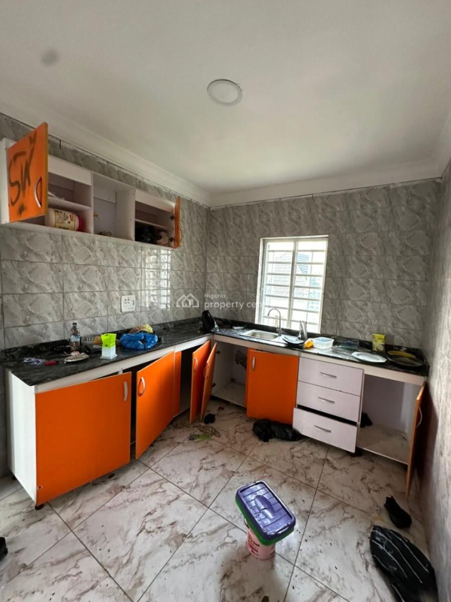 Very Spacious Mini Flat in a Serene Environment (upstairs), All Saints Estate, Ogombo, Ajah, Lagos, Mini Flat (room and Parlour) for Rent