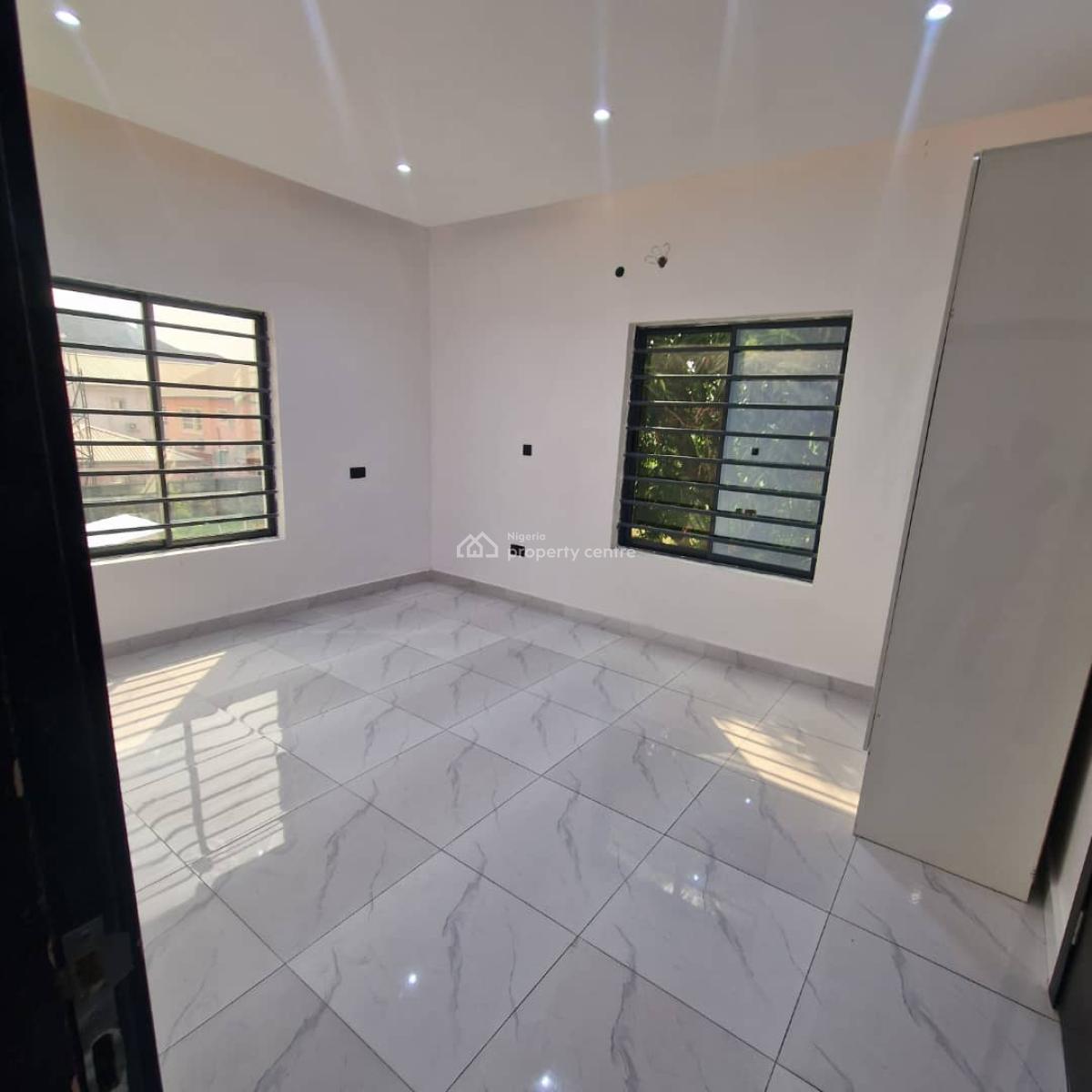 Executive and Standard 3 Bedroom Duplex, in an Estate, Chevron, Lekki, Lagos, Semi-detached Duplex for Rent