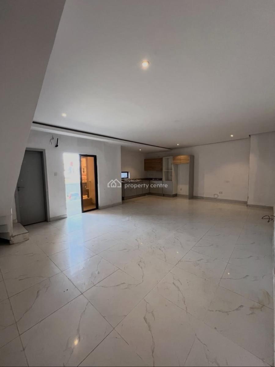 Well Built 2 Bedroom Maisonette with Pool & Gym, 2 Bedroom for Rent, Lekki Phase 1, Lekki, Lagos, Flat / Apartment for Rent