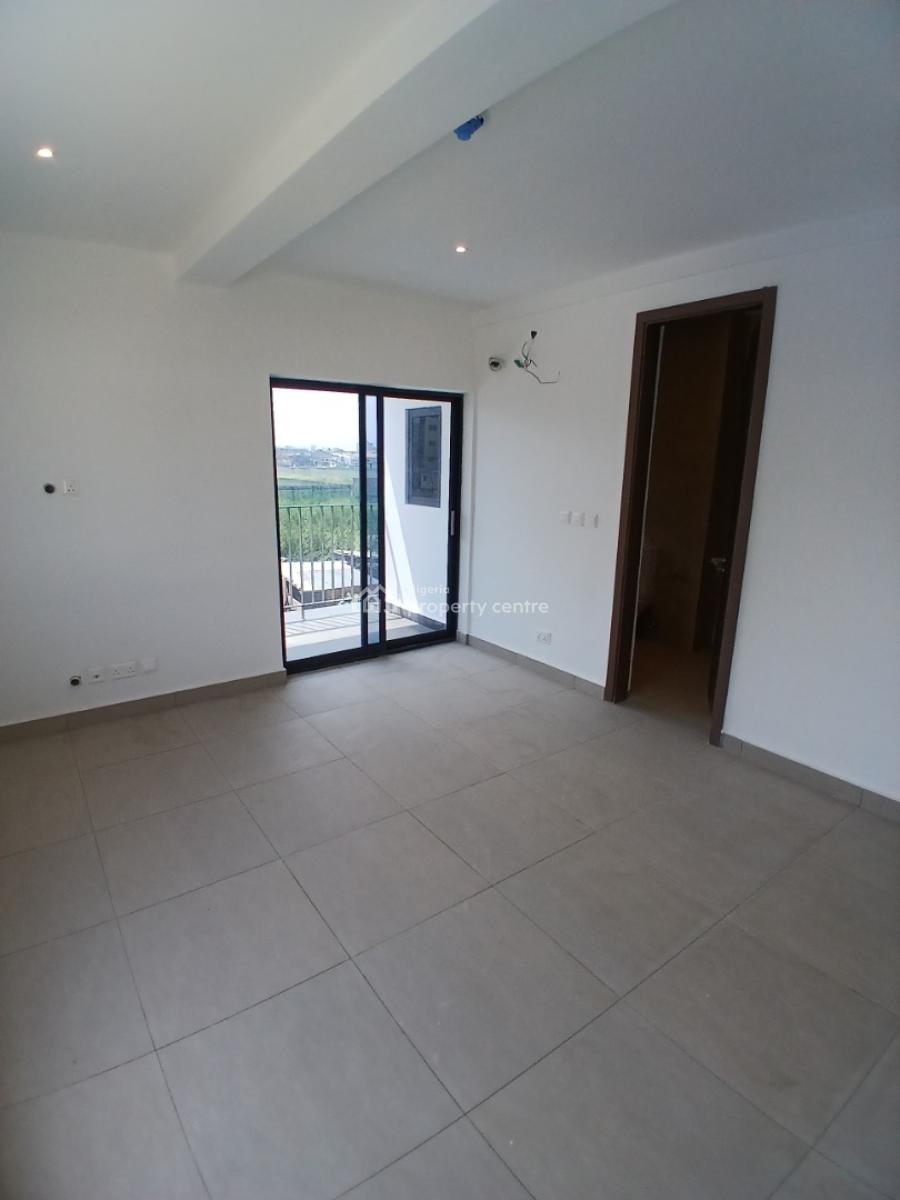 Serviced with 24/7 Power Suppy 3 Bedroom En-suite and Newly Built Flat, Lekki Phase 1, Lekki, Lagos, Flat / Apartment for Rent