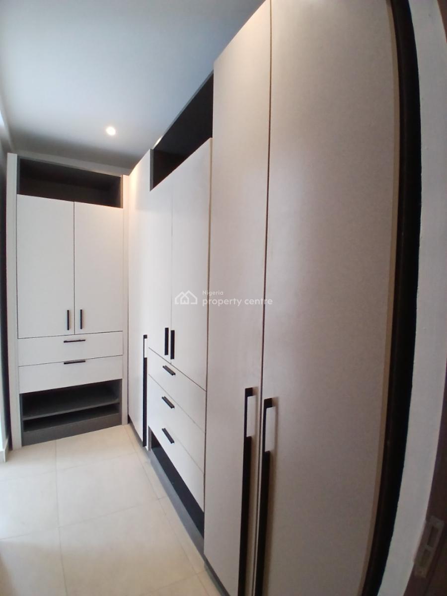 Serviced with 24/7 Power Suppy 3 Bedroom En-suite and Newly Built Flat, Lekki Phase 1, Lekki, Lagos, Flat / Apartment for Rent