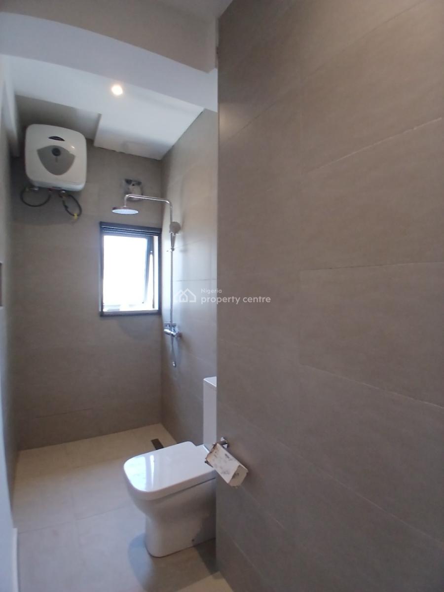 Serviced with 24/7 Power Suppy 3 Bedroom En-suite and Newly Built Flat, Lekki Phase 1, Lekki, Lagos, Flat / Apartment for Rent