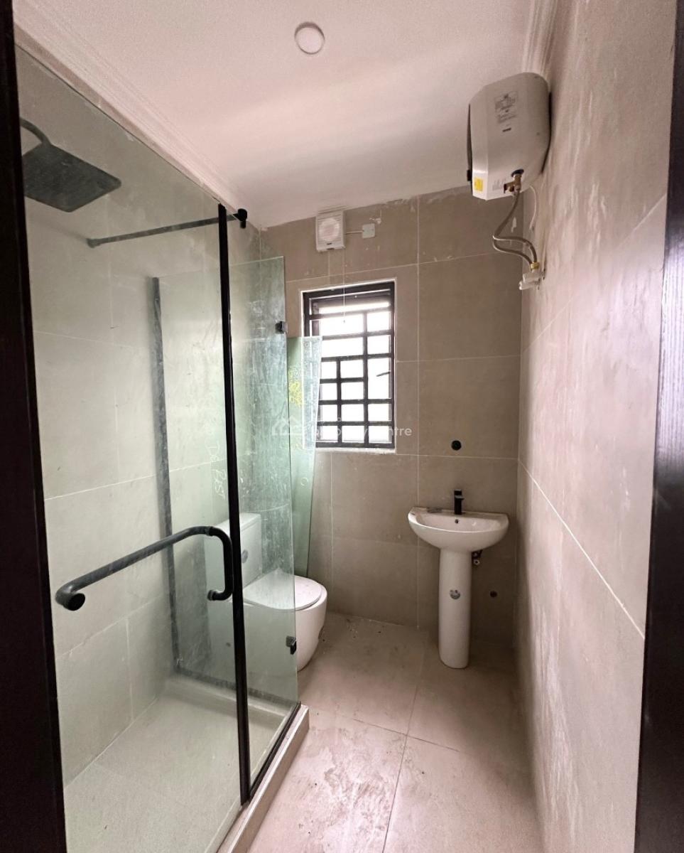 Lovely 4 Bedroom Apartment with Bq, Lekki Phase 1, Lekki Phase 1, Lekki, Lagos, Block of Flats for Sale