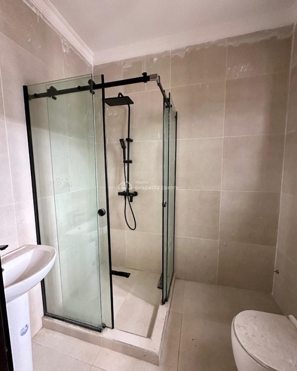 Lovely 4 Bedroom Apartment with Bq, Lekki Phase 1, Lekki Phase 1, Lekki, Lagos, Block of Flats for Sale