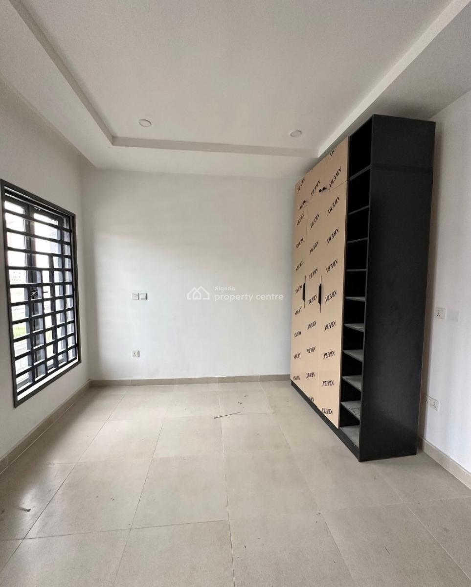 Lovely 4 Bedroom Apartment with Bq, Lekki Phase 1, Lekki Phase 1, Lekki, Lagos, Block of Flats for Sale