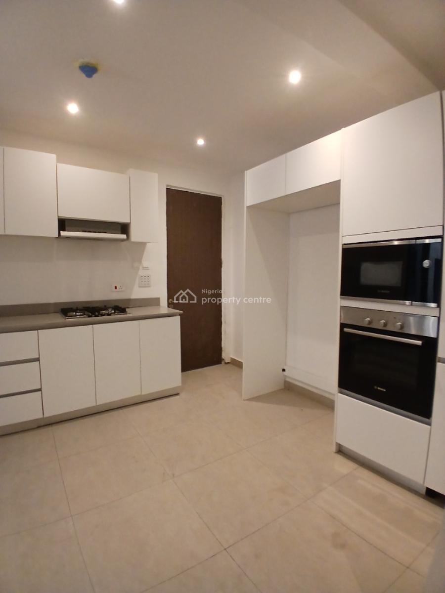 Serviced with 24/7 Power Suppy 2 Bedroom En-suite and Newly Built Flat, Lekki Phase 1, Lekki, Lagos, Flat / Apartment for Rent