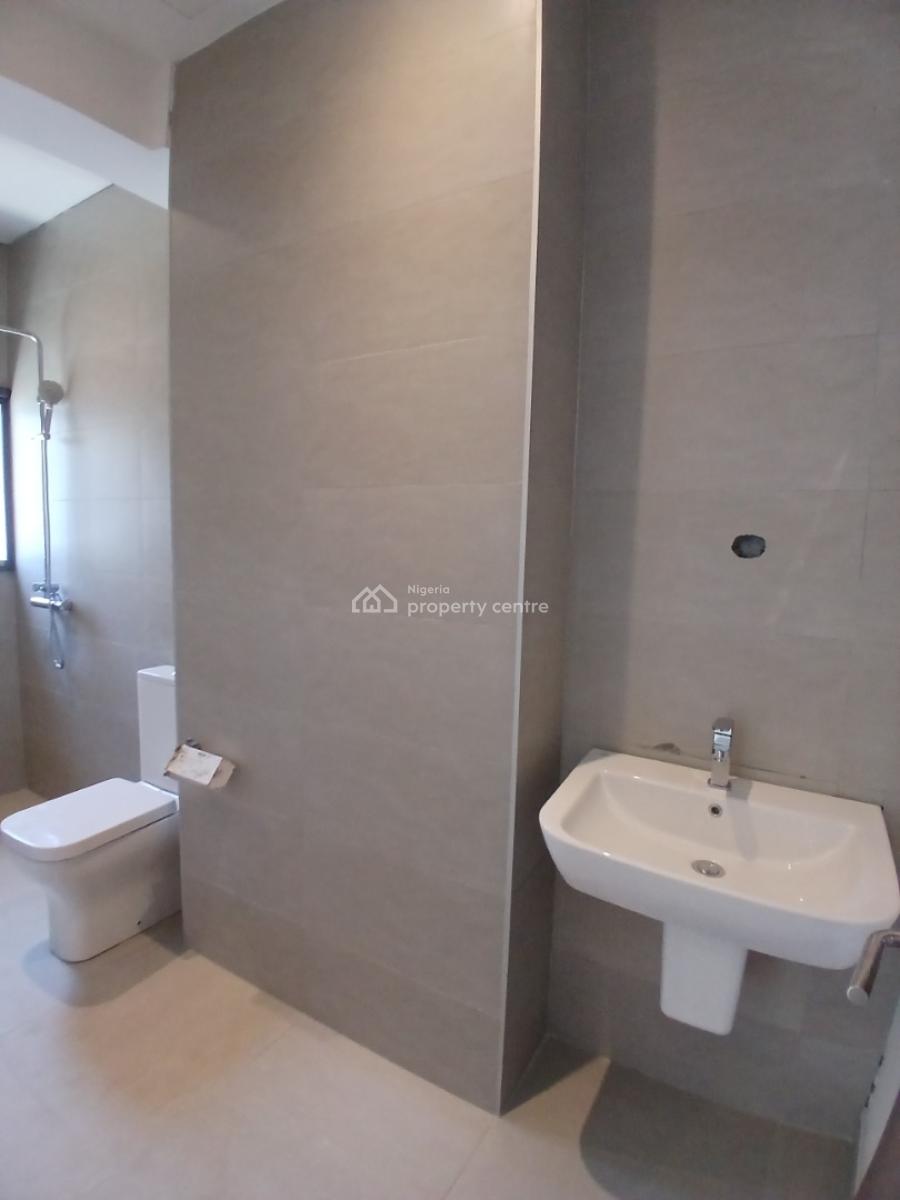 Serviced with 24/7 Power Suppy 2 Bedroom En-suite and Newly Built Flat, Lekki Phase 1, Lekki, Lagos, Flat / Apartment for Rent