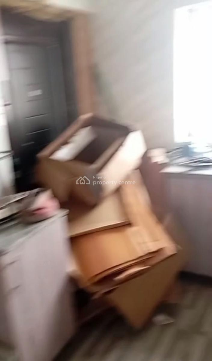 Standard 3 Bedroom Flat Upstairs with Modern Facilities Available, Collindale Estate, Surulere, Lagos, Flat / Apartment for Rent