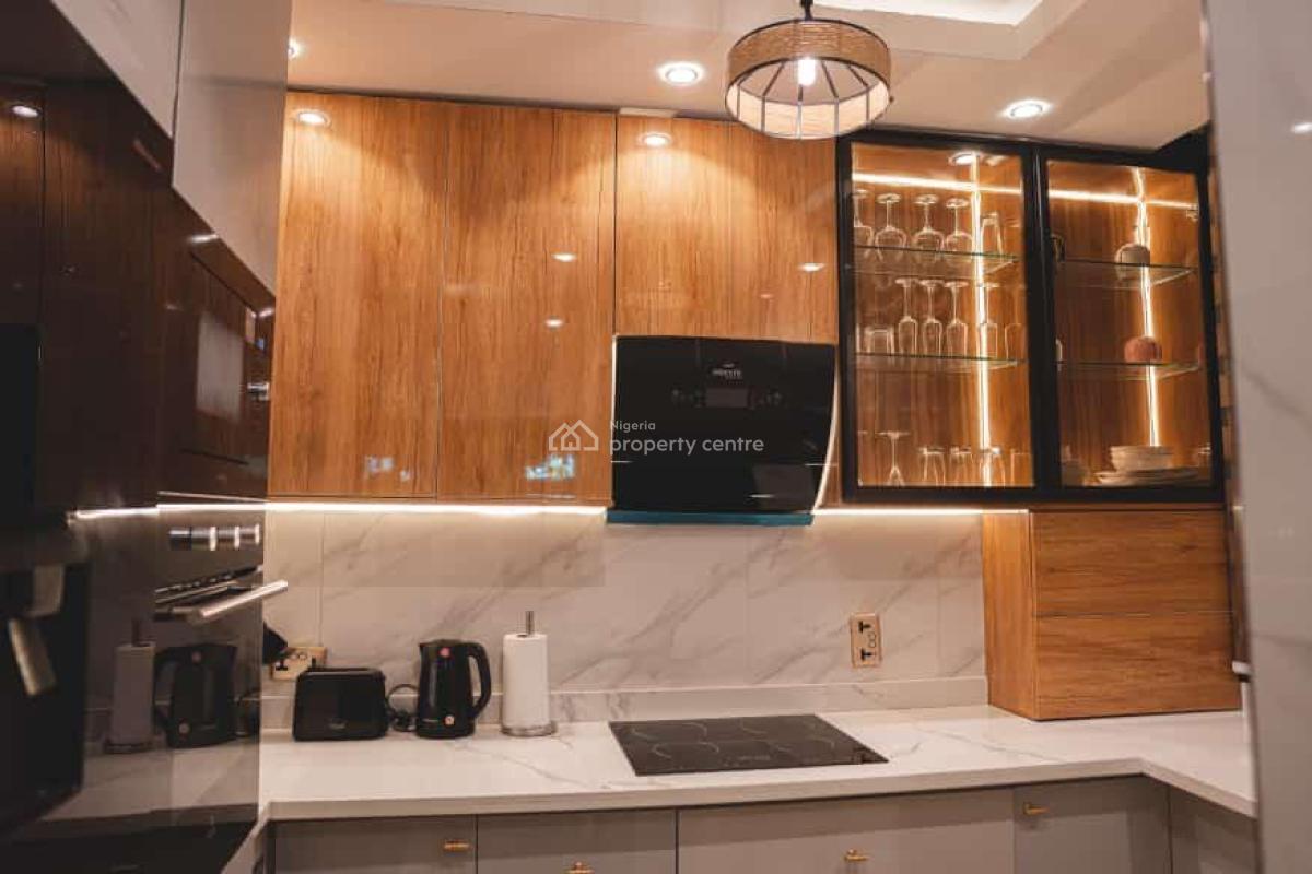 Classically Designed 2 Bedroom Waterview Apartment with Ps5 & Pool, Parking Space, Tennis Court, Beautiful Lighting & Theme, Comfortable, Victoria Island (vi), Lagos, Flat / Apartment Short Let