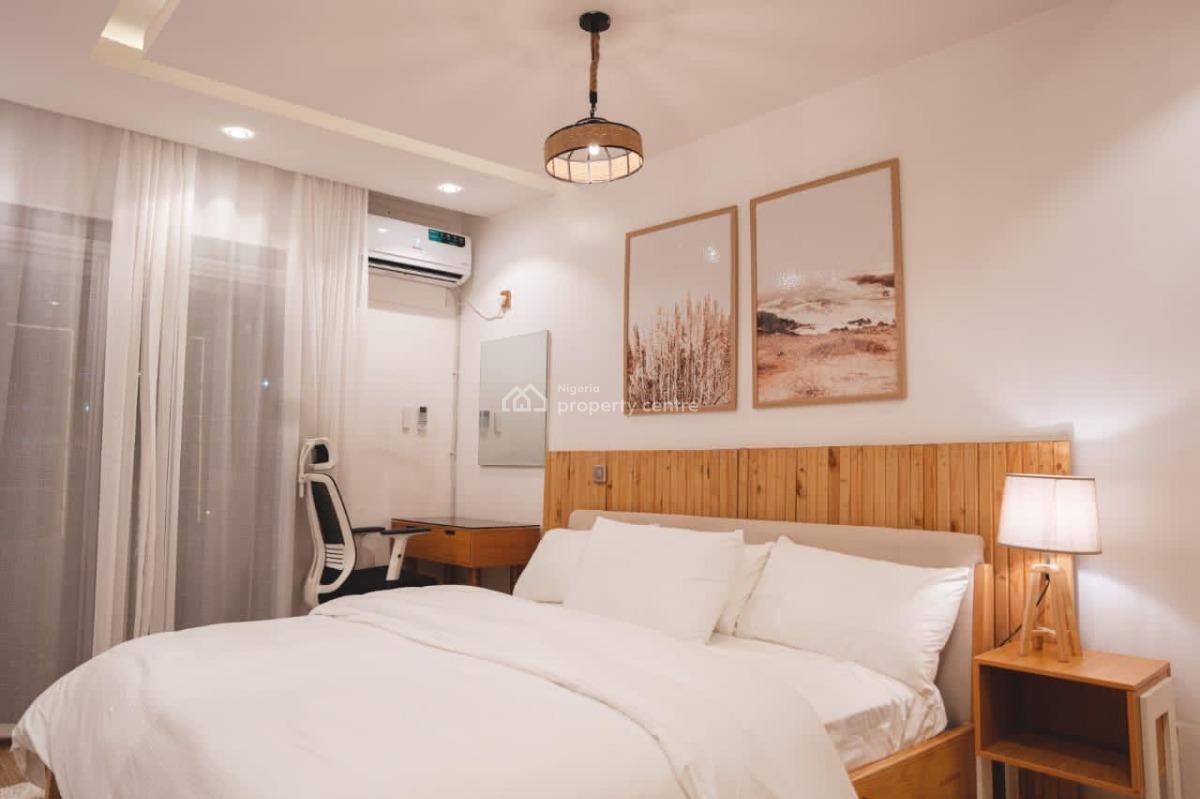 Classically Designed 2 Bedroom Waterview Apartment with Ps5 & Pool, Parking Space, Tennis Court, Beautiful Lighting & Theme, Comfortable, Victoria Island (vi), Lagos, Flat / Apartment Short Let