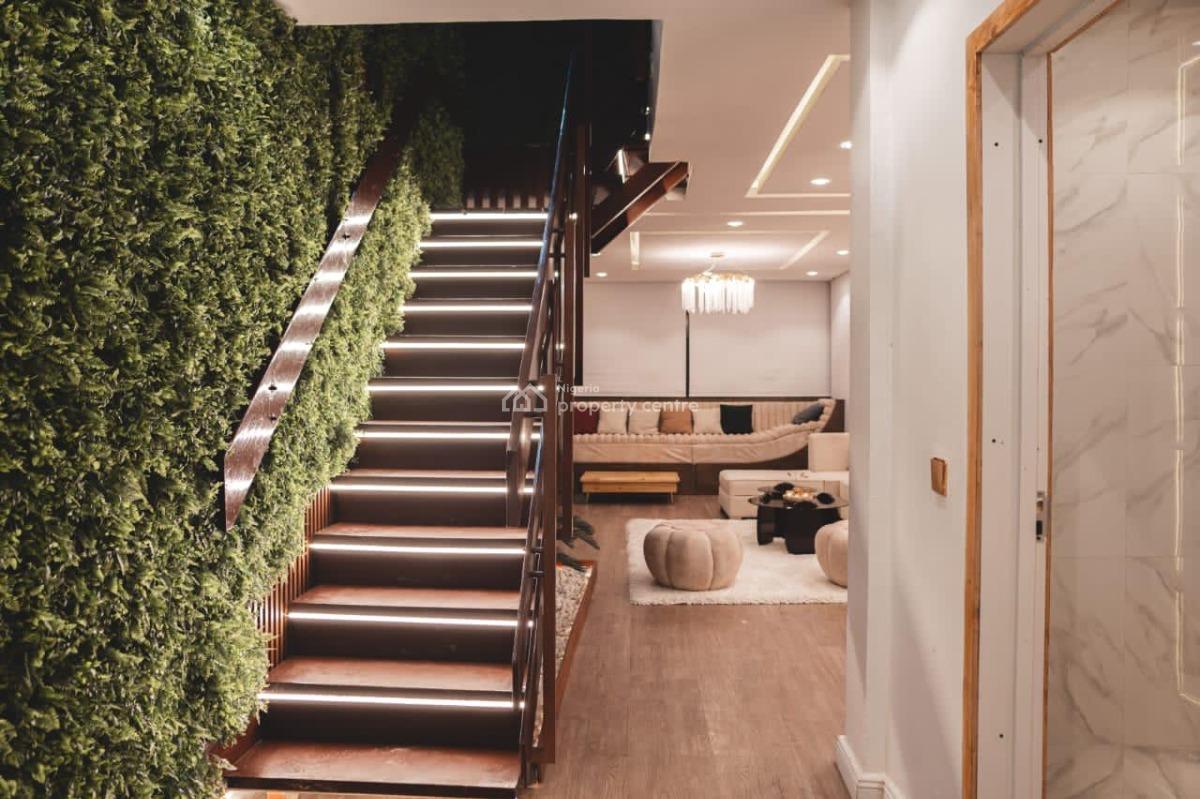 Classically Designed 2 Bedroom Waterview Apartment with Ps5 & Pool, Parking Space, Tennis Court, Beautiful Lighting & Theme, Comfortable, Victoria Island (vi), Lagos, Flat / Apartment Short Let