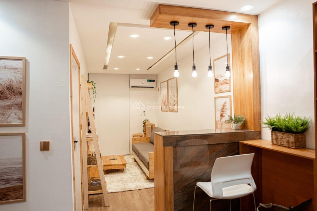 Classically Designed 2 Bedroom Waterview Apartment with Ps5 & Pool, Parking Space, Tennis Court, Beautiful Lighting & Theme, Comfortable, Victoria Island (vi), Lagos, Flat / Apartment Short Let