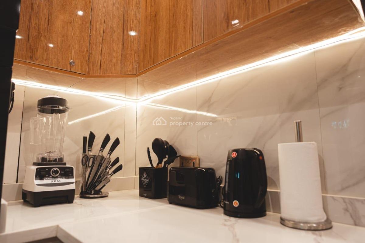 Classically Designed 2 Bedroom Waterview Apartment with Ps5 & Pool, Parking Space, Tennis Court, Beautiful Lighting & Theme, Comfortable, Victoria Island (vi), Lagos, Flat / Apartment Short Let