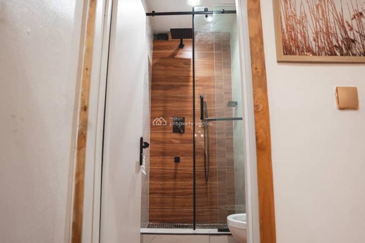 Classically Designed 2 Bedroom Waterview Apartment with Ps5 & Pool, Parking Space, Tennis Court, Beautiful Lighting & Theme, Comfortable, Victoria Island (vi), Lagos, Flat / Apartment Short Let