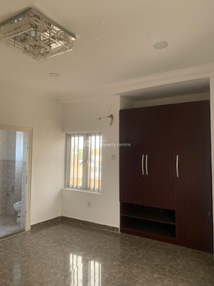 Serviced 3 Bedroom Apartment with Bq, Lekki Phase 1, Lekki, Lagos, Flat / Apartment for Rent