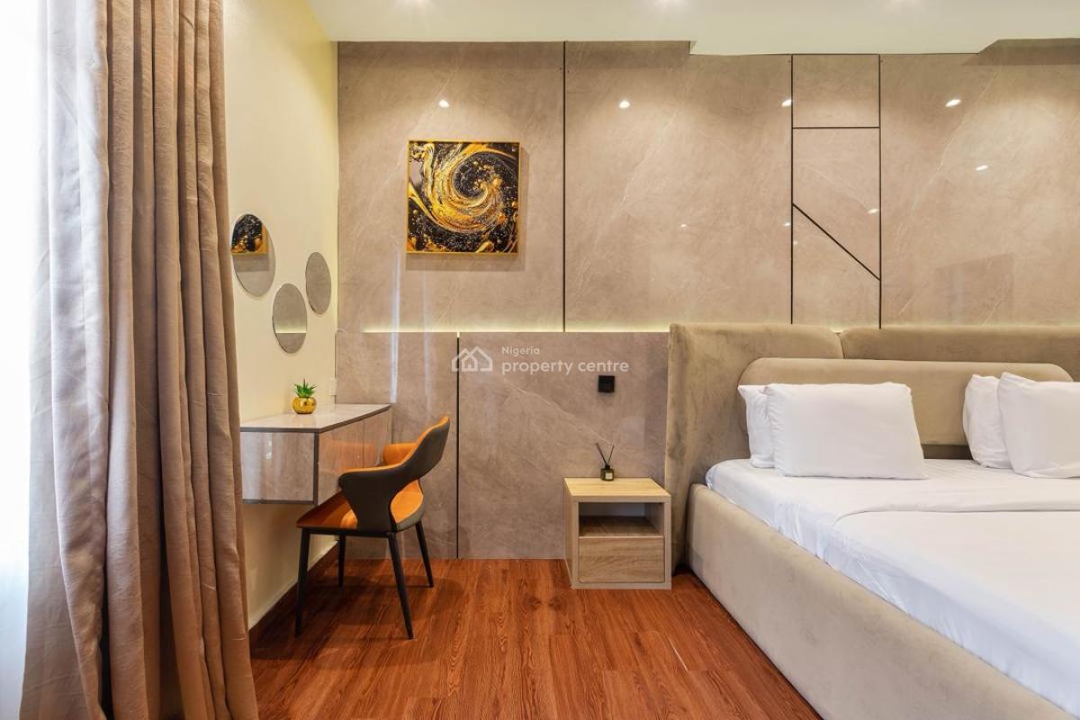 Luxury 3 Bedroom En-suite Apartment with Speedy Wi-fi, Snooker &tennis, Balcony, Pool, Ps5, Comfortable & Secure, Lekki Phase 1, Lekki, Lagos, Flat / Apartment Short Let