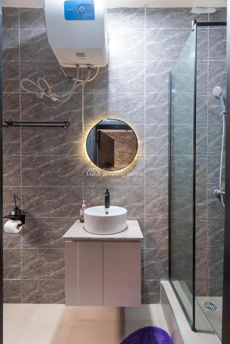 Luxury 3 Bedroom En-suite Apartment with Speedy Wi-fi, Snooker &tennis, Balcony, Pool, Ps5, Comfortable & Secure, Lekki Phase 1, Lekki, Lagos, Flat / Apartment Short Let