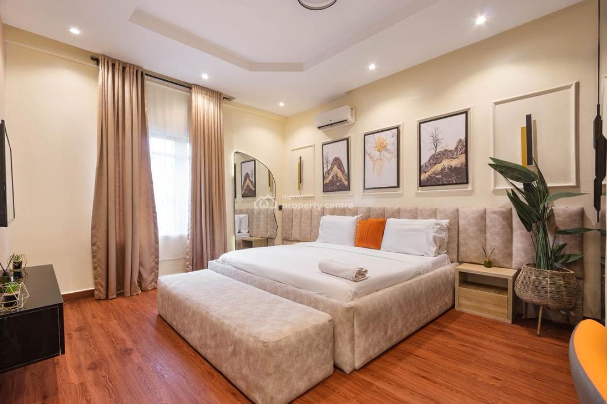 Luxury 3 Bedroom En-suite Apartment with Speedy Wi-fi, Snooker &tennis, Balcony, Pool, Ps5, Comfortable & Secure, Lekki Phase 1, Lekki, Lagos, Flat / Apartment Short Let