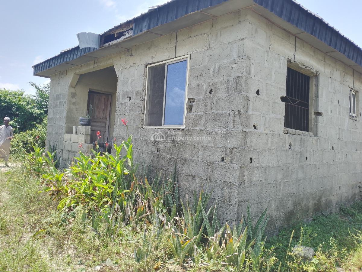 2 Bedroom Bungalow, Blueroof Off Oreta Road, Igbogbo, Ikorodu, Lagos, Detached Bungalow for Sale