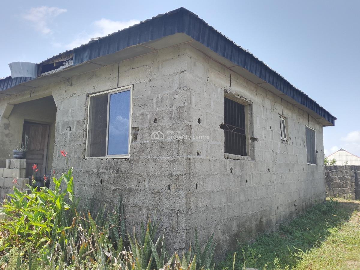 2 Bedroom Bungalow, Blueroof Off Oreta Road, Igbogbo, Ikorodu, Lagos, Detached Bungalow for Sale