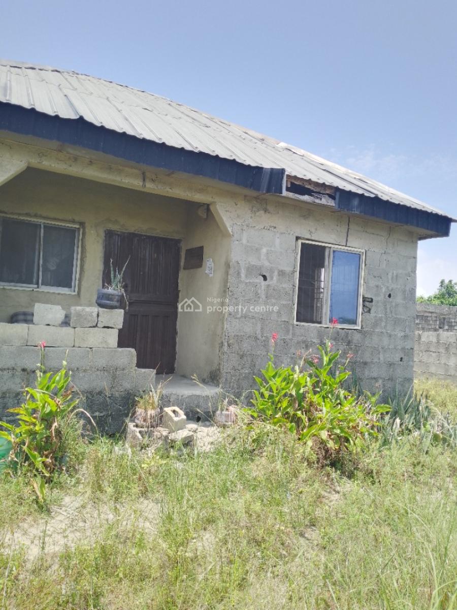 2 Bedroom Bungalow, Blueroof Off Oreta Road, Igbogbo, Ikorodu, Lagos, Detached Bungalow for Sale