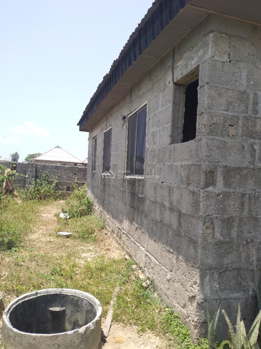 2 Bedroom Bungalow, Blueroof Off Oreta Road, Igbogbo, Ikorodu, Lagos, Detached Bungalow for Sale