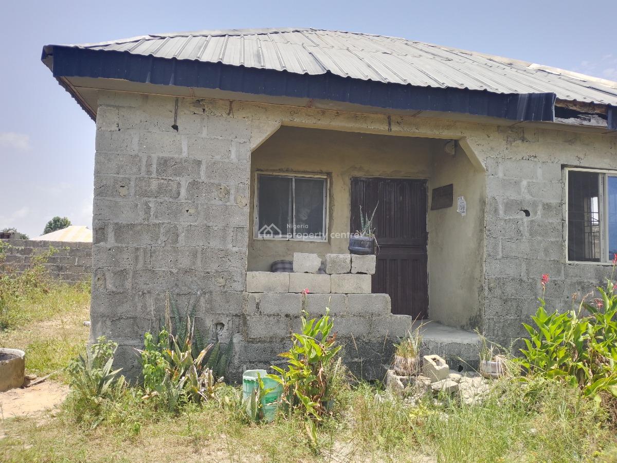 2 Bedroom Bungalow, Blueroof Off Oreta Road, Igbogbo, Ikorodu, Lagos, Detached Bungalow for Sale