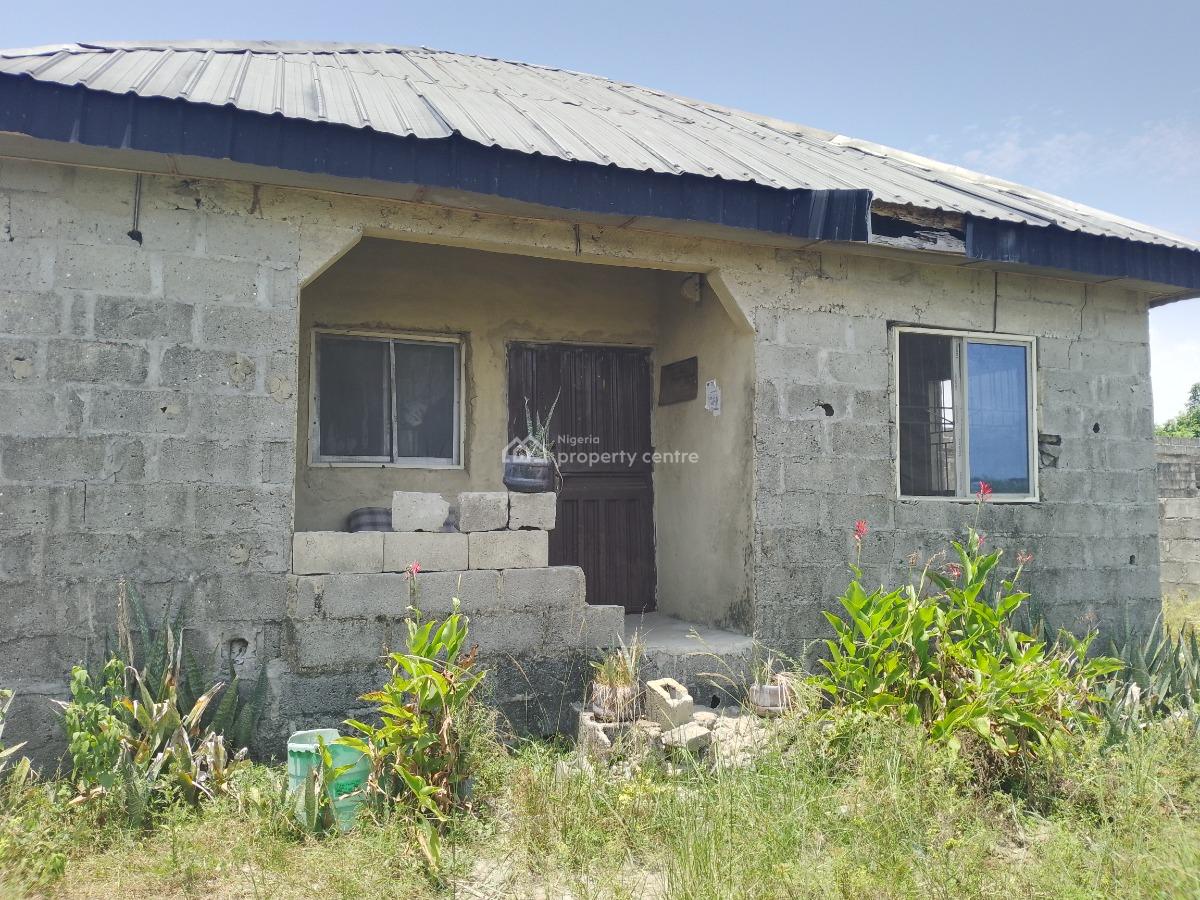 2 Bedroom Bungalow, Blueroof Off Oreta Road, Igbogbo, Ikorodu, Lagos, Detached Bungalow for Sale