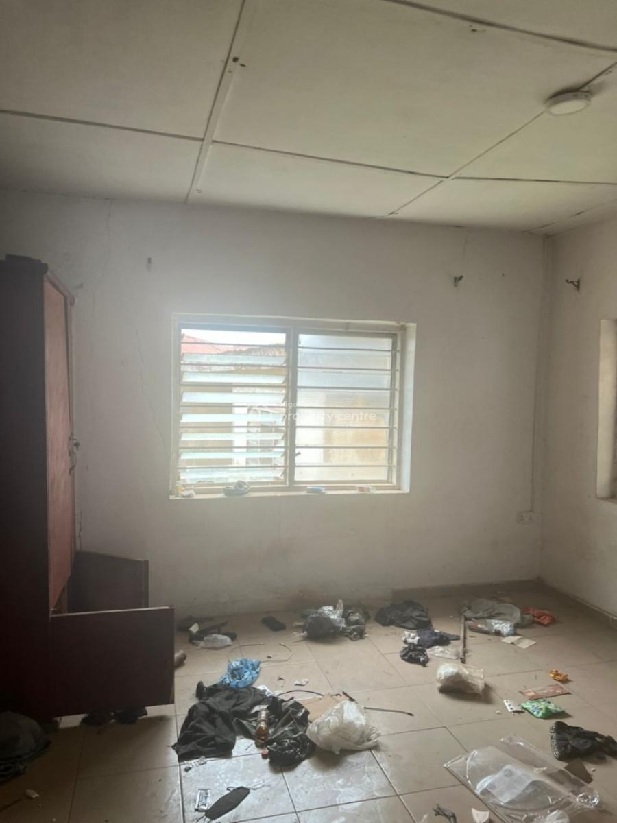 3 Bedroom Bungalow with a Unit of Room & Palour Self on 521sqm, Ashi Bodija, New Bodija, Ibadan, Oyo, Block of Flats for Sale