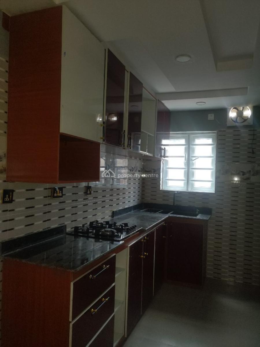 Exquisite 2 Bedroom Apartment, Omole Phase 2, Ikeja, Lagos, Flat / Apartment for Rent