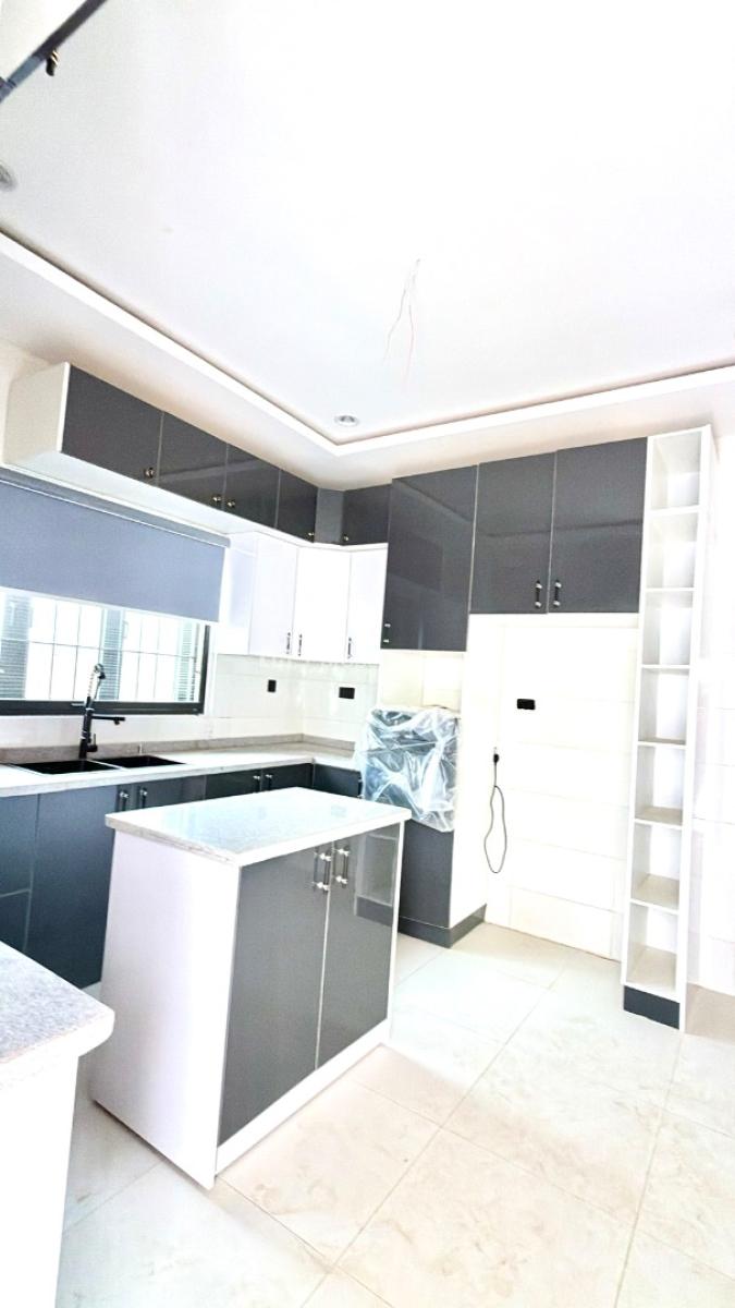 Fully Furnished- Luxury 5 Bedroom Duplex in with Swimming, Guzape Main, Guzape District, Abuja, Terraced Duplex for Sale