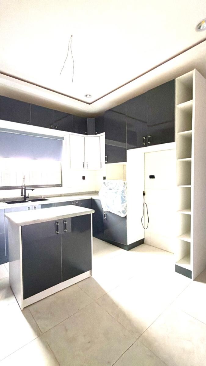 Fully Furnished- Luxury 5 Bedroom Duplex in with Swimming, Guzape Main, Guzape District, Abuja, Terraced Duplex for Sale