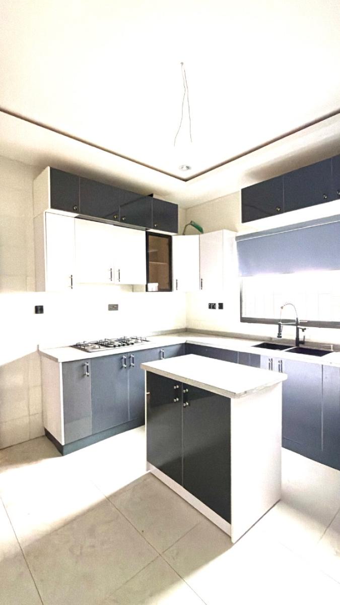 Fully Furnished- Luxury 5 Bedroom Duplex in with Swimming, Guzape Main, Guzape District, Abuja, Terraced Duplex for Sale